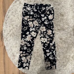 Old Navy Pixie Ankle Floral Pants, size 8
